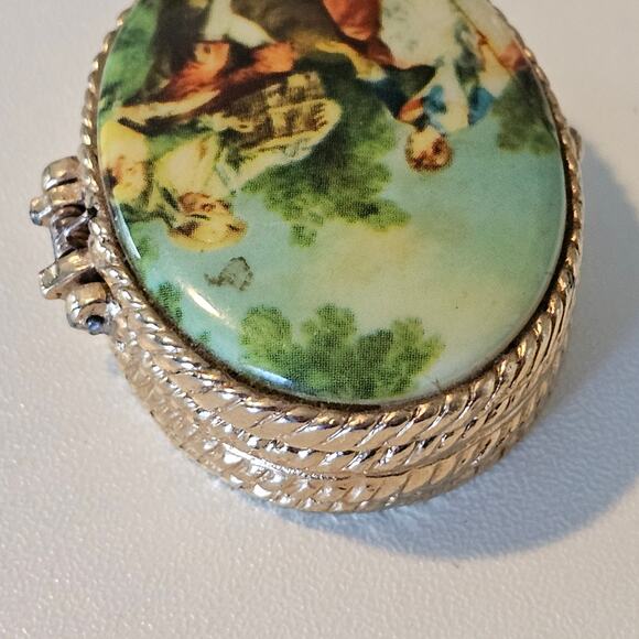 Vintage Pill Case Gold Tone Oval with Country Side Figural Painting - Picture 3 of 9